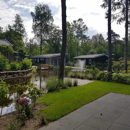 Unique By The Pond, Cleaning Included