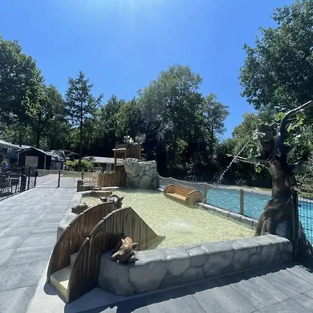 Unique By The Pond, Cleaning Included Дом отдыха