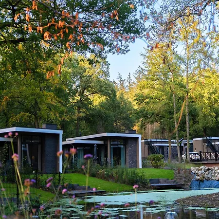 Unique By The Pond, Cleaning Included