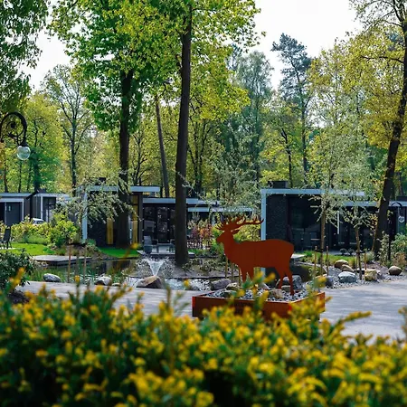 Unique By The Pond, Cleaning Included Дом отдыха *